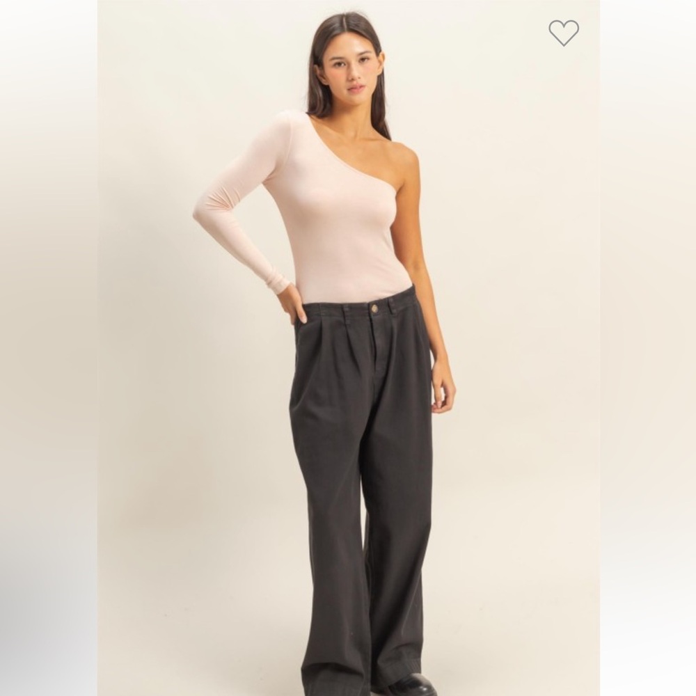 584. One shoulder lightweight longsleeve bodysuit in blush pink